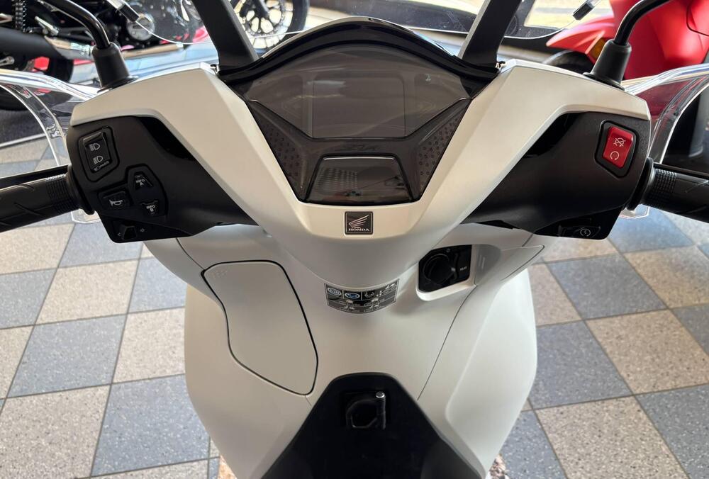 Honda SH 350i Sport (2025 - 26) (7)