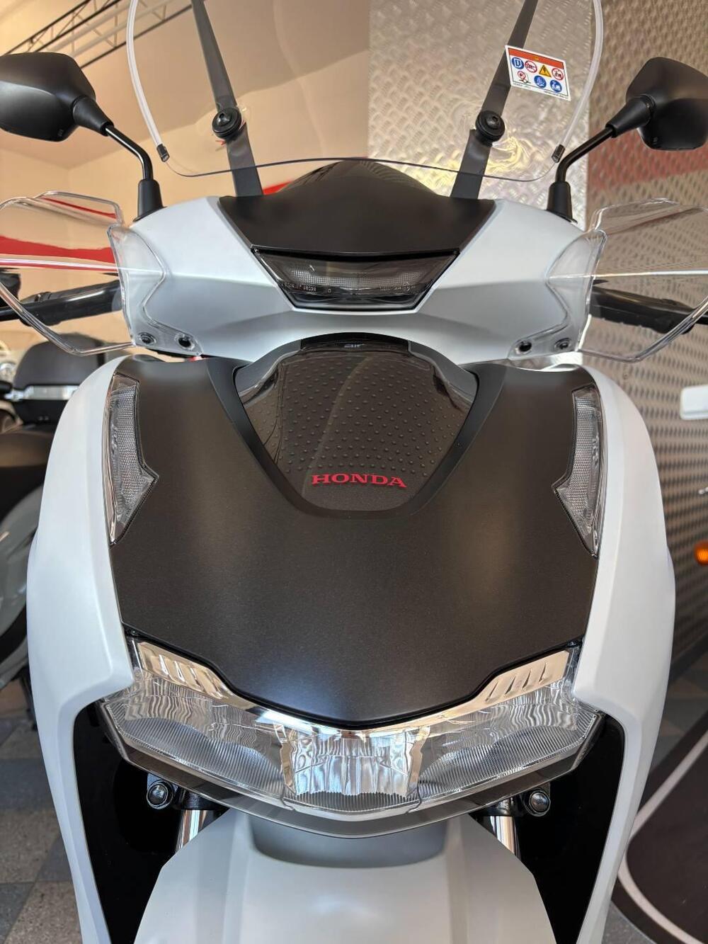 Honda SH 350i Sport (2025 - 26) (4)