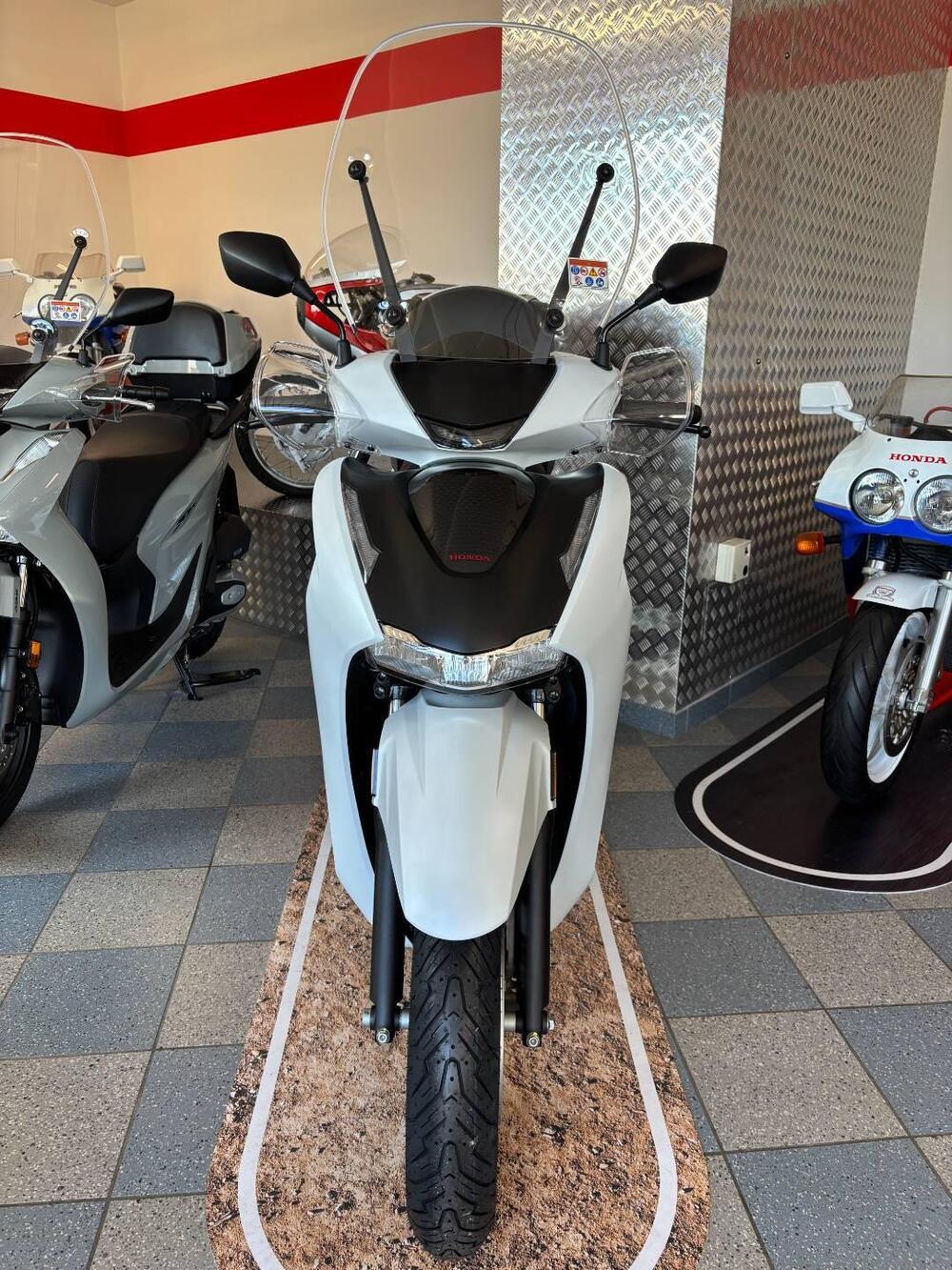 Honda SH 350i Sport (2025 - 26) (2)