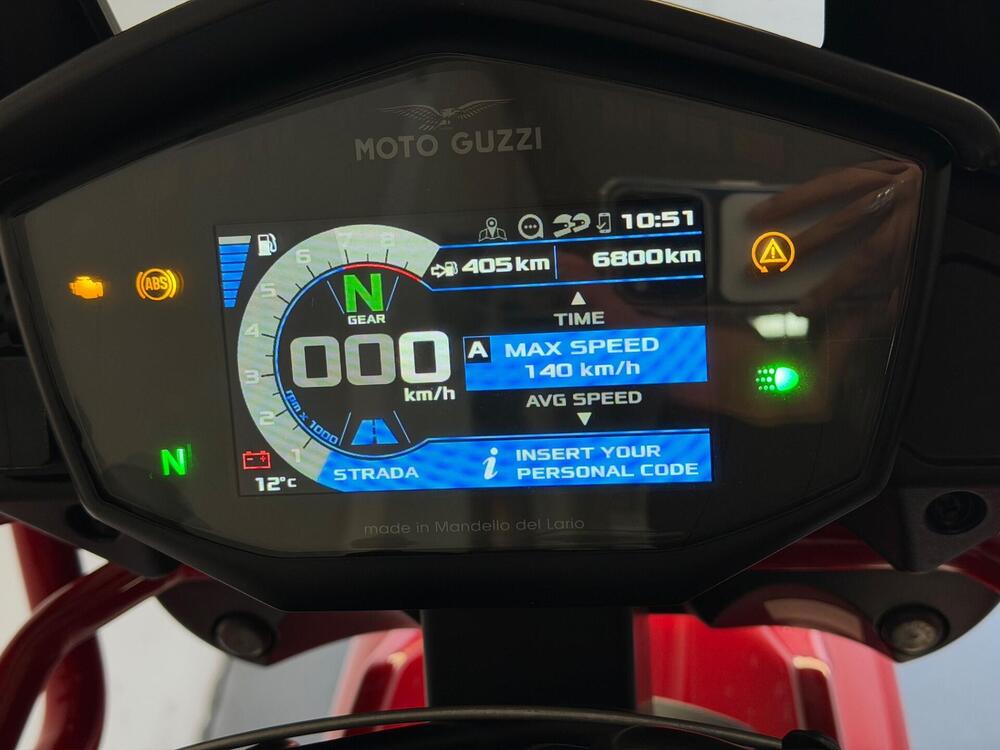 Moto Guzzi V85 TT Evocative Graphics (2021 - 23) (9)