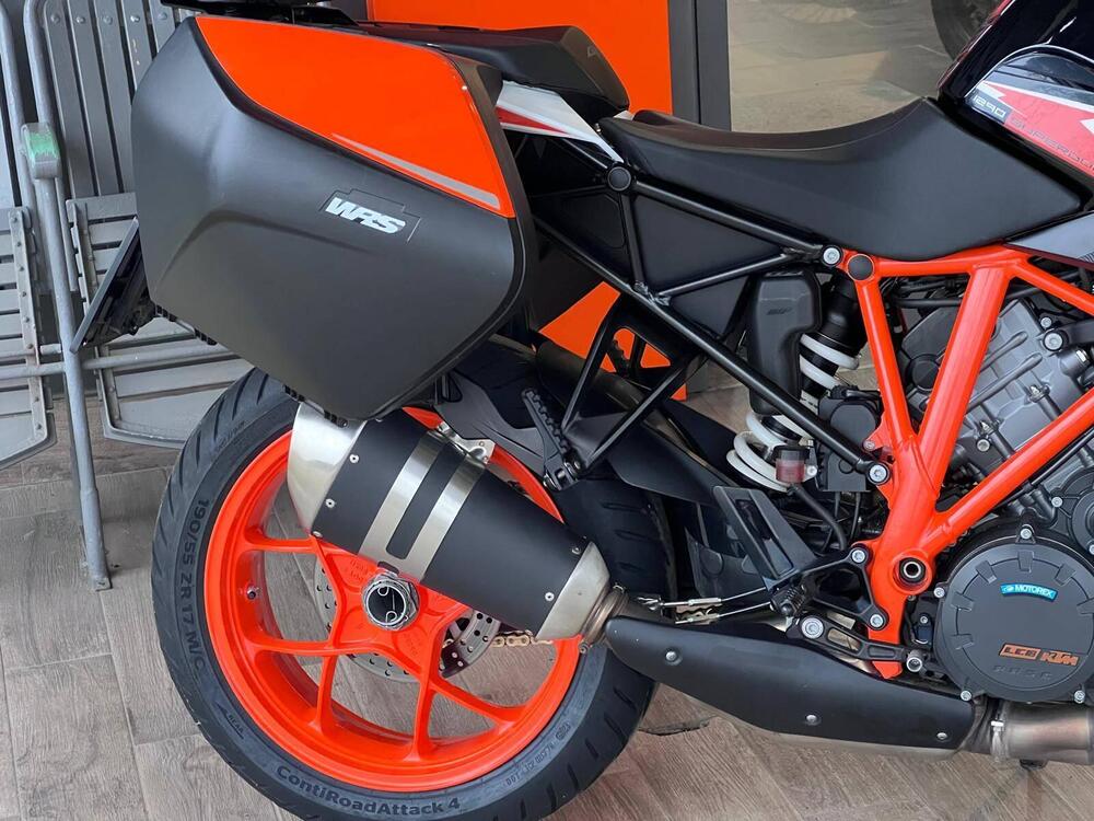KTM 1290 Super Duke GT (2021) (5)