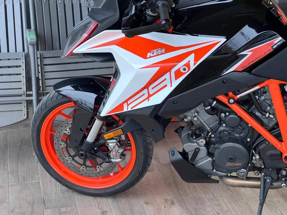 KTM 1290 Super Duke GT (2021) (8)
