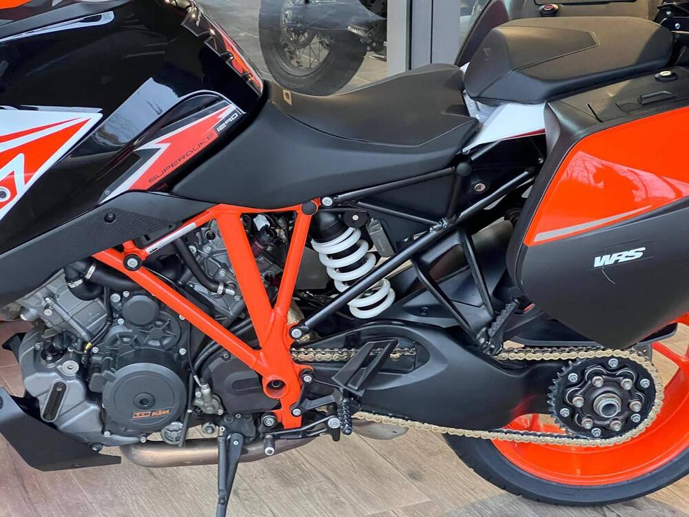KTM 1290 Super Duke GT (2021) (9)
