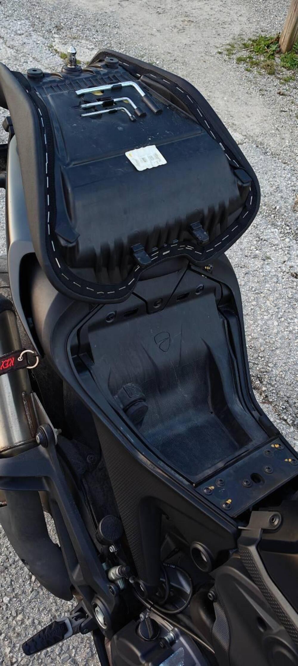 Ducati Monster 937 (2021 - 25) (18)