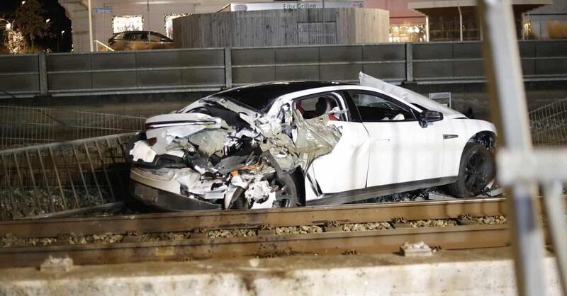 Miracolo in Danimarca: conducente salvato dalla XPeng in un incidente con un treno