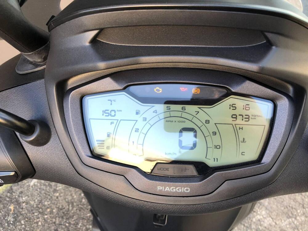 Piaggio Beverly 300 S ABS-ASR (2021 - 25) (6)