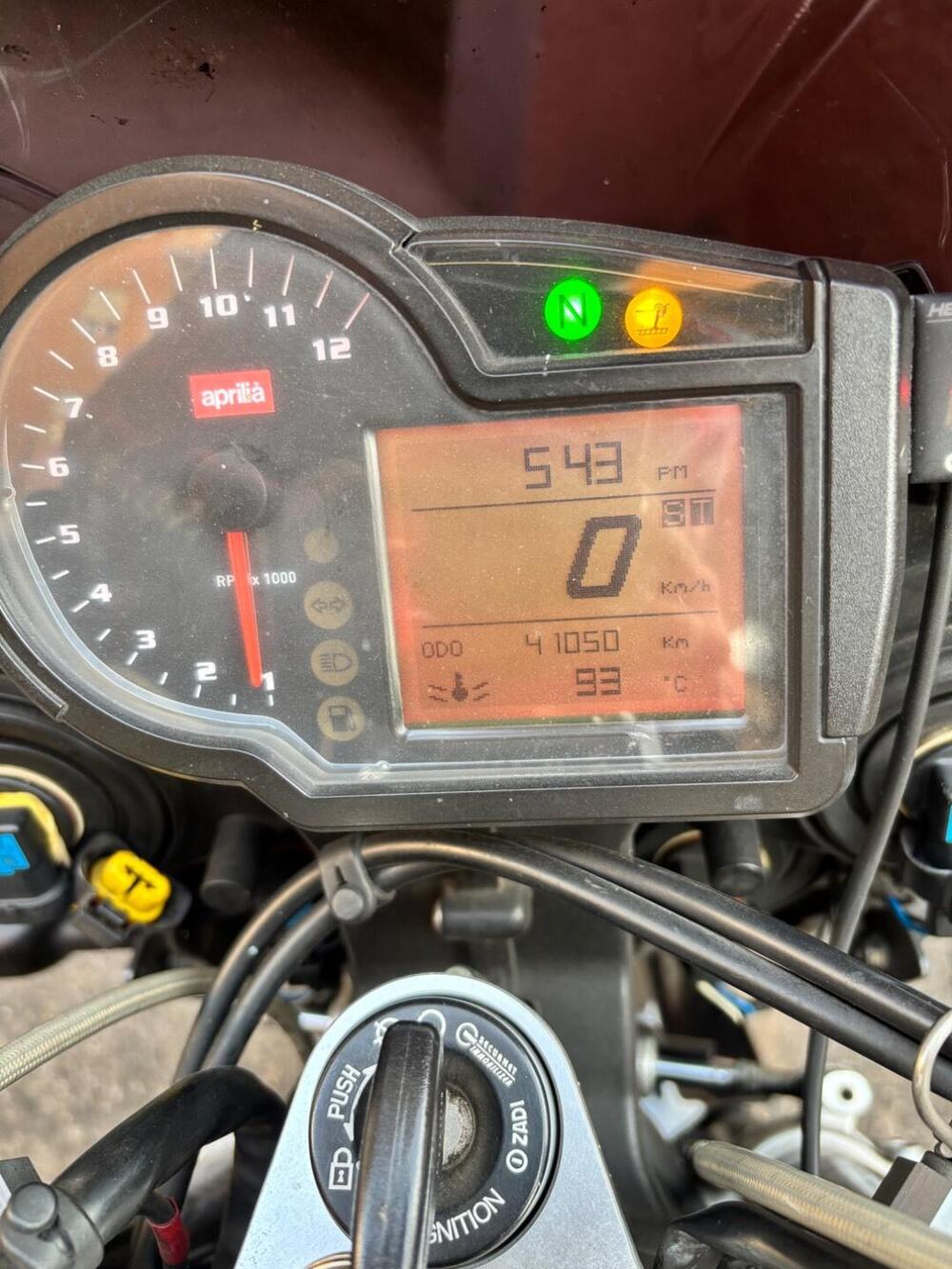 Aprilia Tuono 1000 R (2006 - 10) (5)