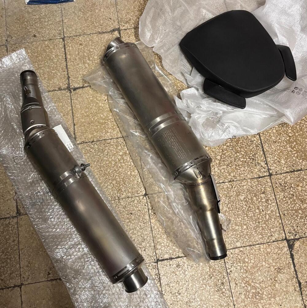 Aprilia Tuono 1000 R (2006 - 10) (6)