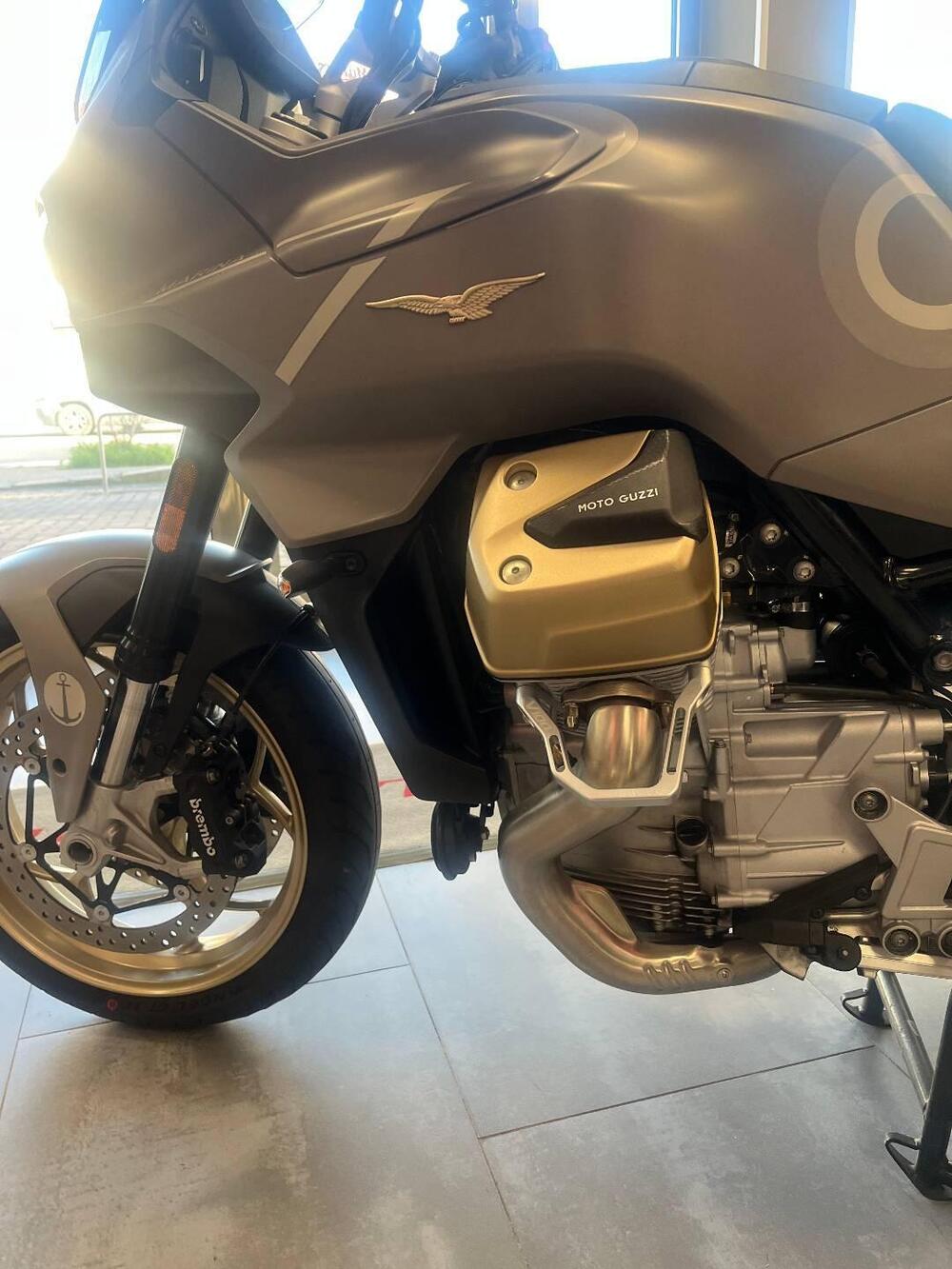 Moto Guzzi V100 Mandello Aviazione Navale (2023 - 24) (11)