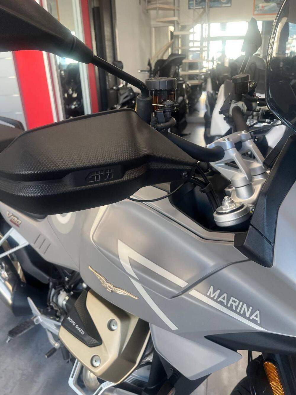 Moto Guzzi V100 Mandello Aviazione Navale (2023 - 24) (15)