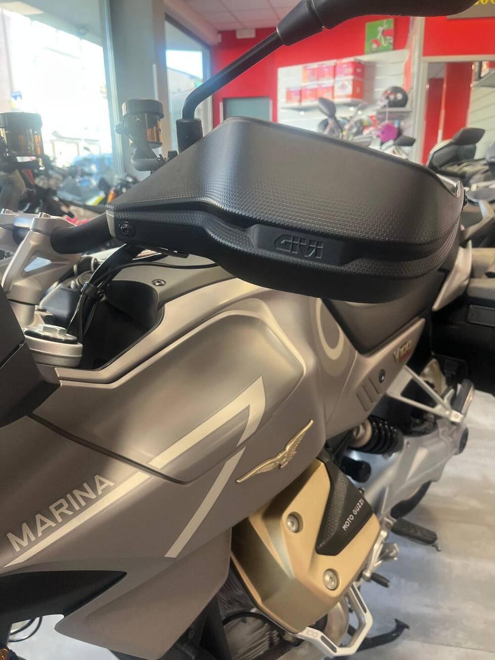 Moto Guzzi V100 Mandello Aviazione Navale (2023 - 24) (14)