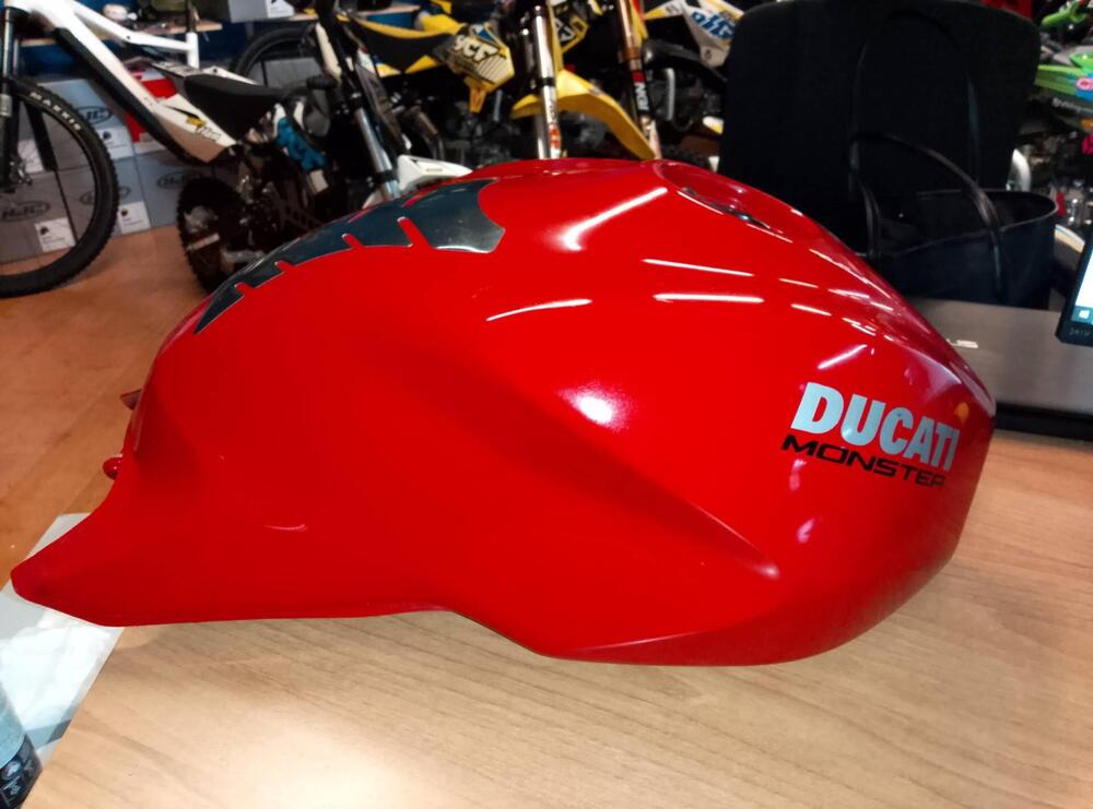 Serbatoio Monster 1200 anno 2016 Ducati (2)