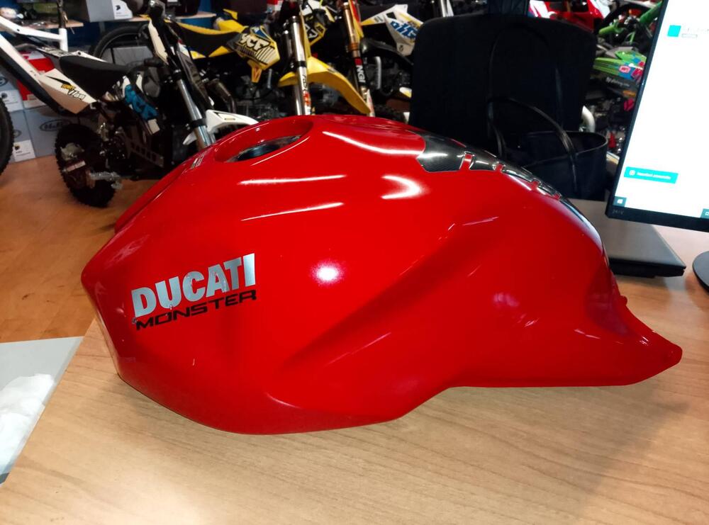 Serbatoio Monster 1200 anno 2016 Ducati (3)