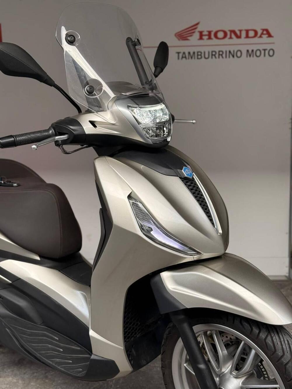 Piaggio Beverly 400 ABS-ASR (2021 - 24) (2)