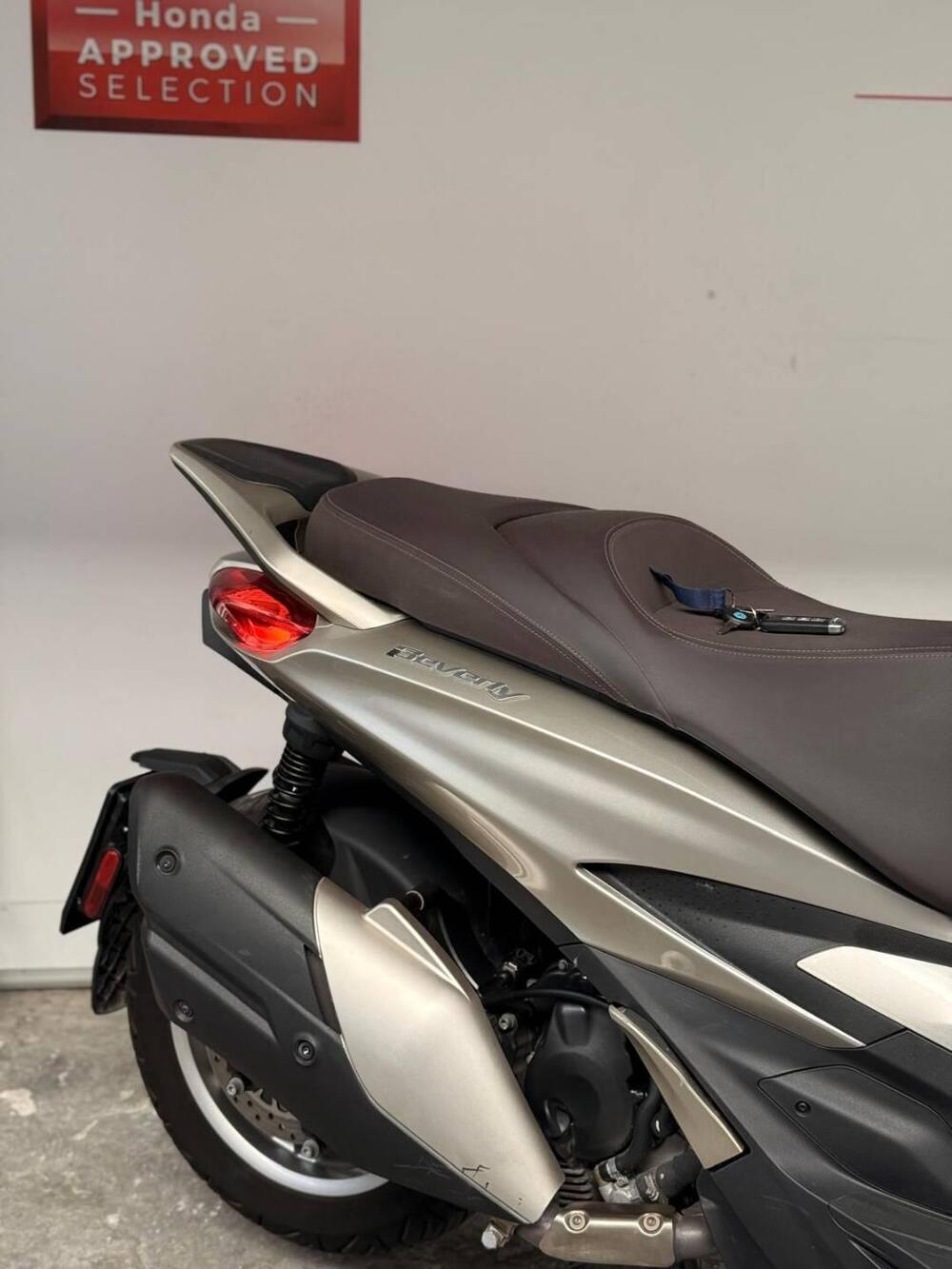 Piaggio Beverly 400 ABS-ASR (2021 - 24) (3)