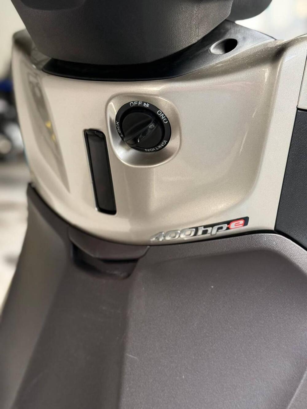 Piaggio Beverly 400 ABS-ASR (2021 - 24) (4)