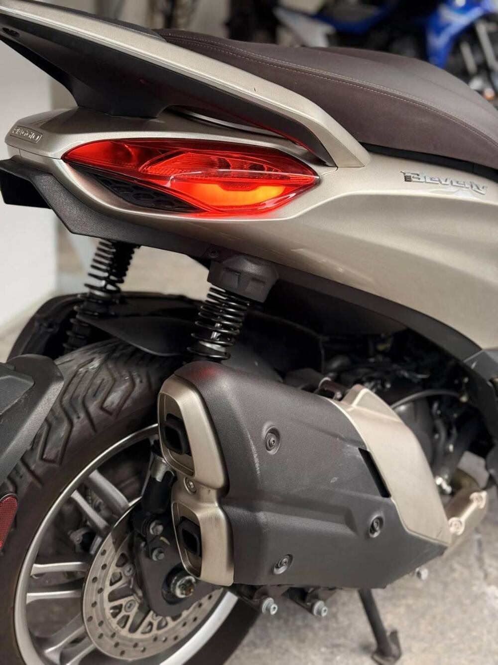 Piaggio Beverly 400 ABS-ASR (2021 - 24) (6)