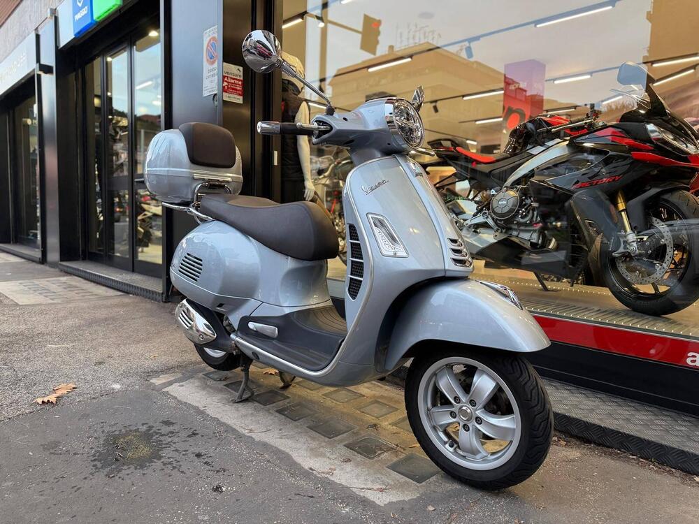 Vespa GTS 300 Hpe (2021 - 22) (2)