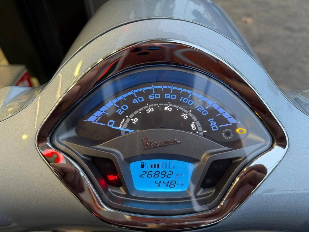 Vespa GTS 300 Hpe (2021 - 22) (12)