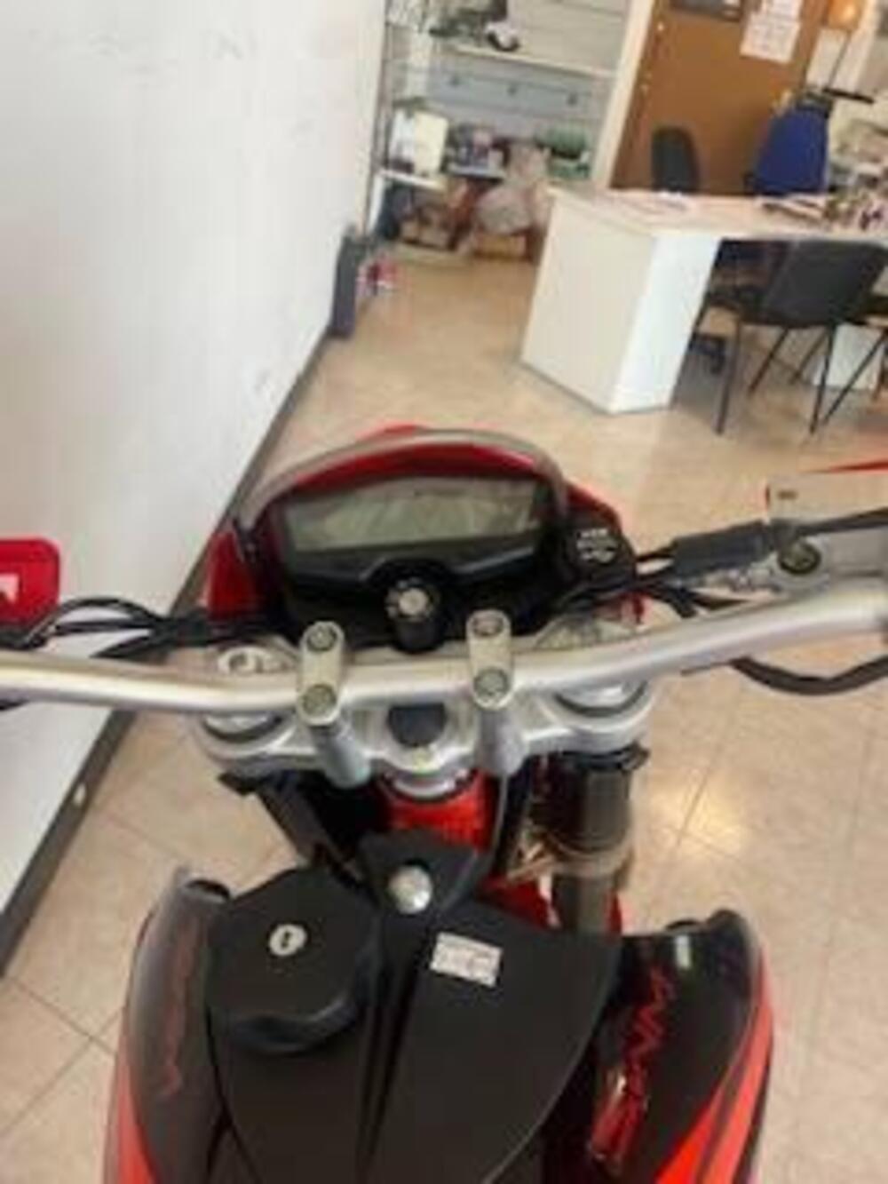 Swm SM 125 R (2025 - 26) (14)