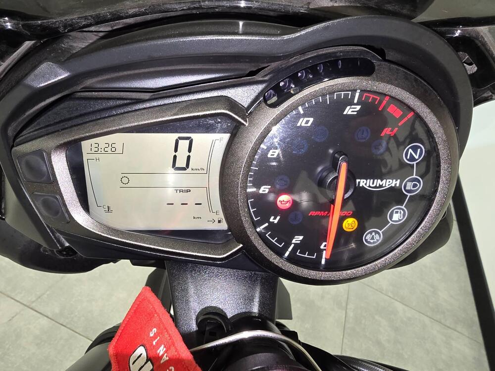 Triumph Street Triple R (2020 - 22) (5)