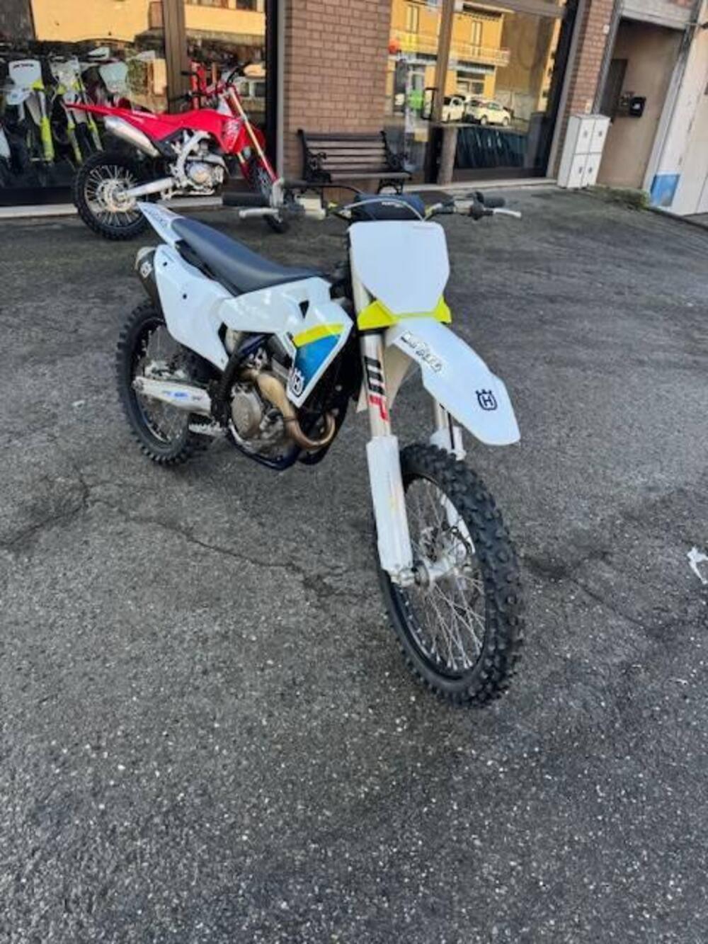 Husqvarna FC 250 (2025) (2)