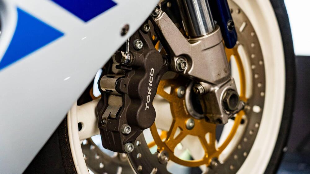 Suzuki GSX-R 750 SRAD (14)