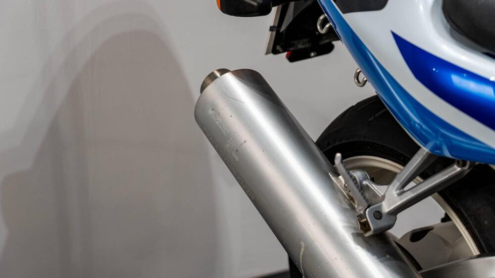 Suzuki GSX-R 750 SRAD (16)