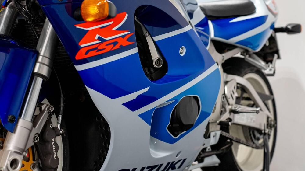 Suzuki GSX-R 750 SRAD (18)