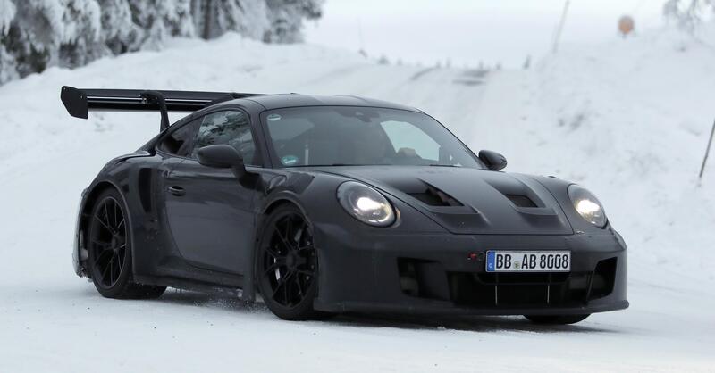 La nuova Porsche 911 GT3 RS potrebbe abbandonare l&rsquo;aspirato: ecco il nuovo facelift