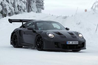 La nuova Porsche 911 GT3 RS potrebbe abbandonare l&rsquo;aspirato: ecco il nuovo facelift