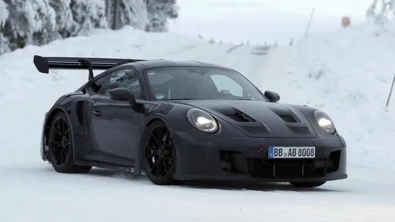 La nuova Porsche 911 GT3 RS potrebbe abbandonare l&rsquo;aspirato: ecco il nuovo facelift