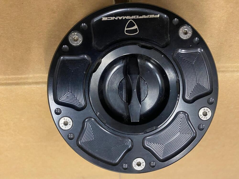 Ducati performance tappo leve