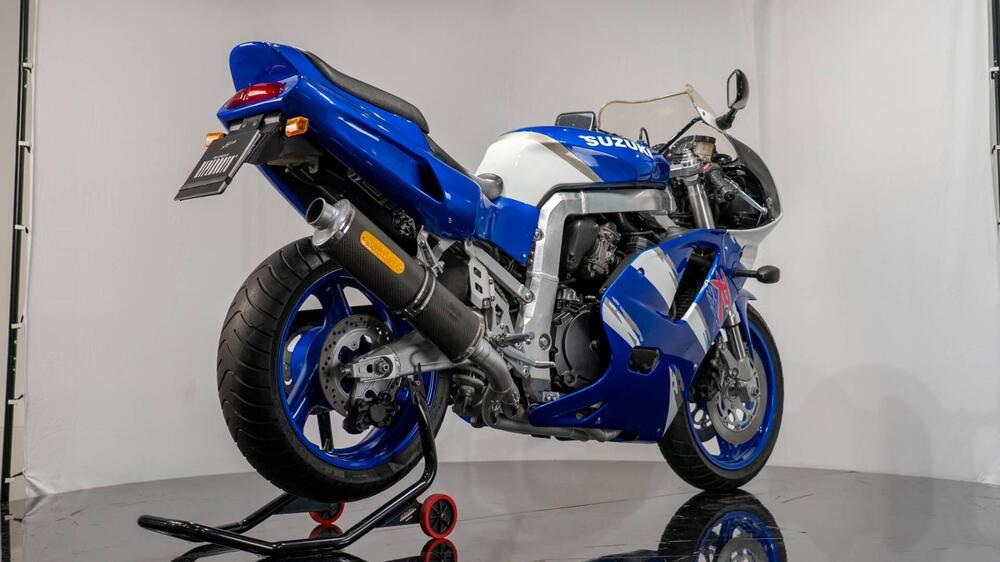 Suzuki GSX-R 750 (7)