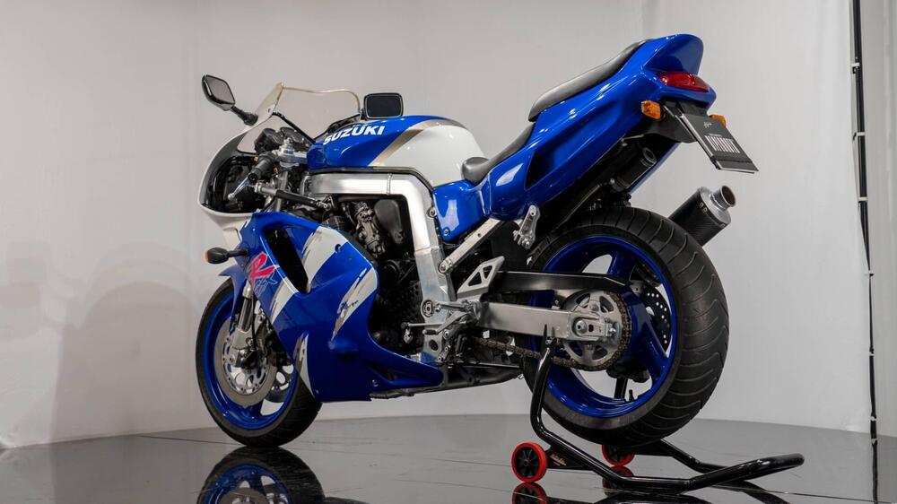 Suzuki GSX-R 750 (8)
