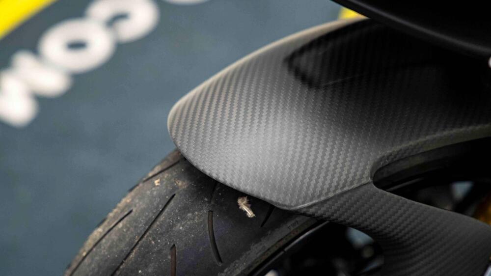 Aprilia Tuono V4 (2021 - 24) (16)