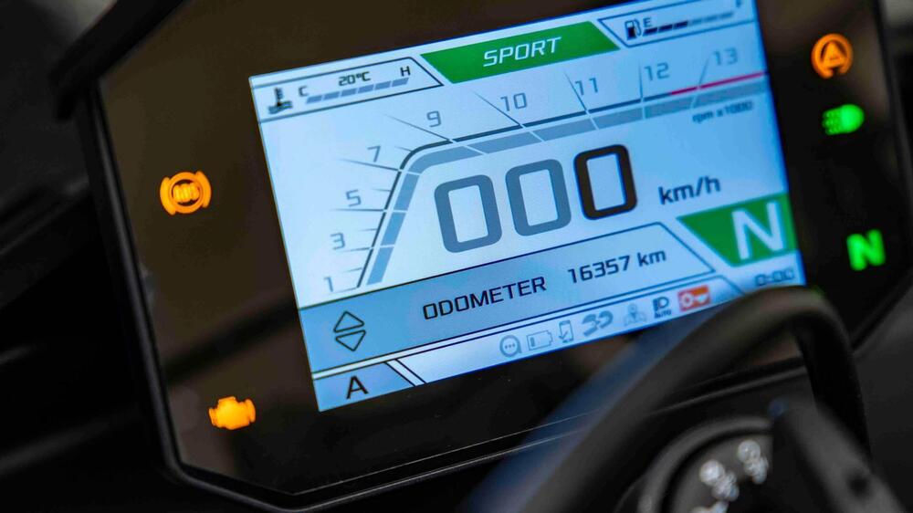 Aprilia Tuono V4 (2021 - 24) (20)