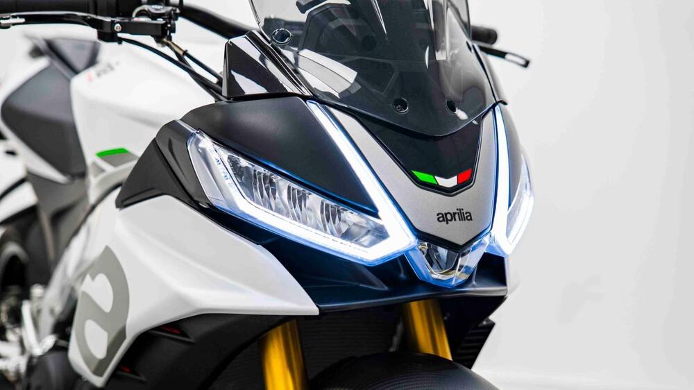 Aprilia Tuono V4 (2021 - 24) (18)
