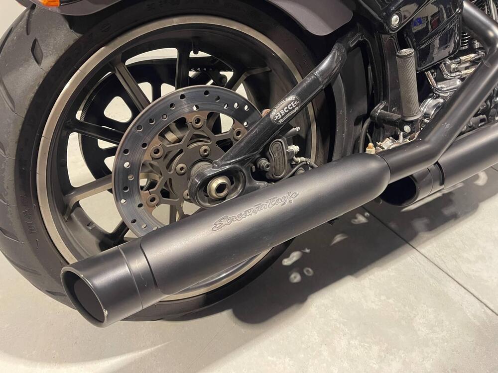 Harley-Davidson 1690 Breakout (2013 - 17) - FXSB (3)