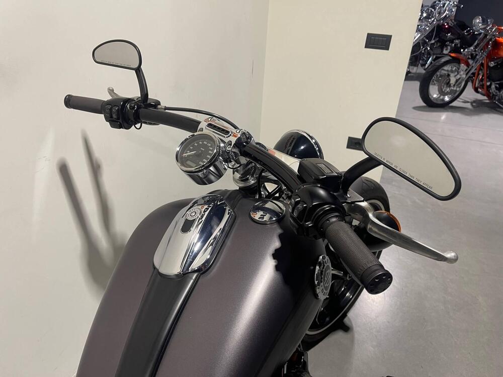 Harley-Davidson 1690 Breakout (2013 - 17) - FXSB (6)