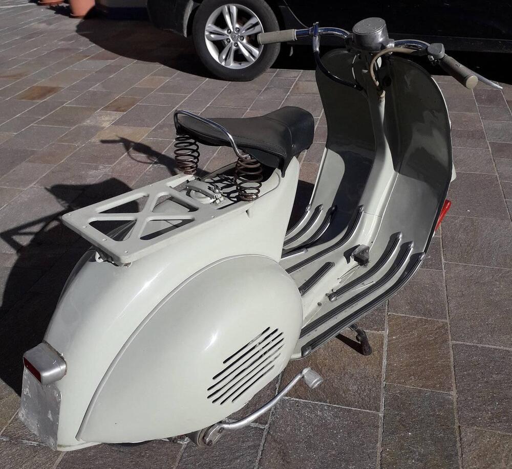 Piaggio Vespa VM1T "Faro Basso" (2)