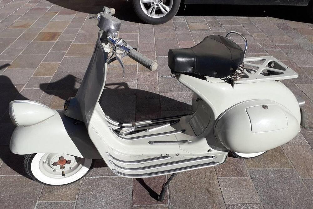 Piaggio Vespa VM1T "Faro Basso"