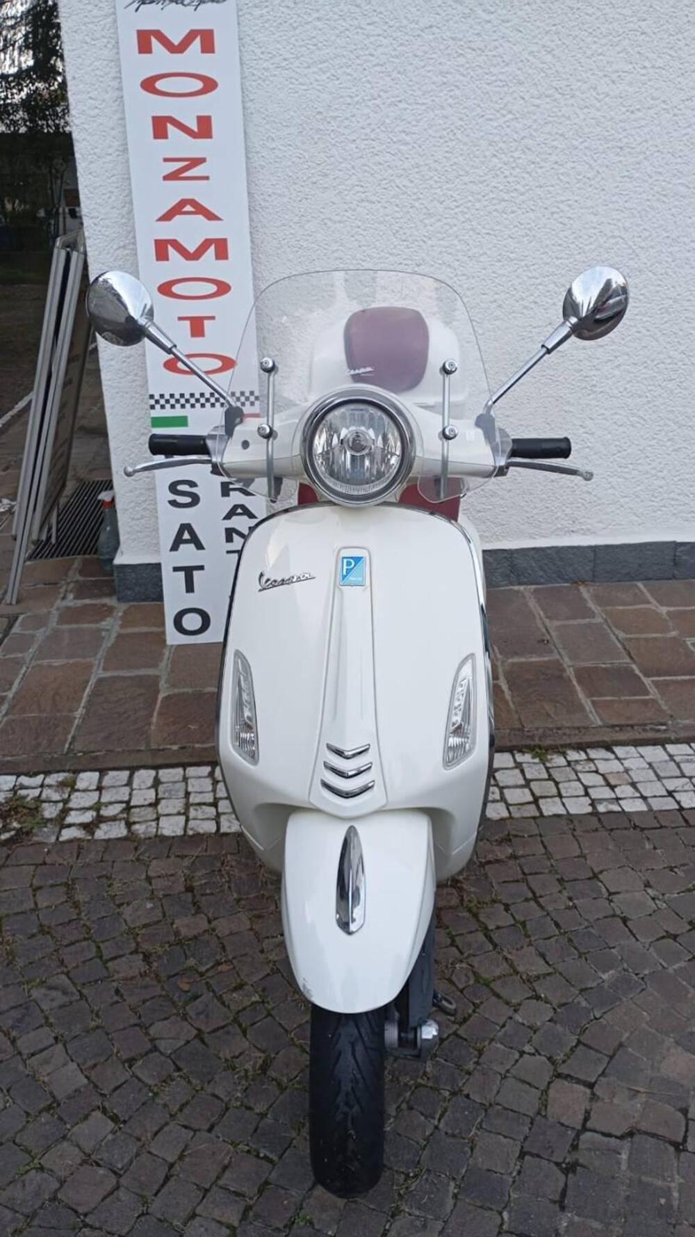Vespa Primavera 150 3V ie (2014 - 16) (2)