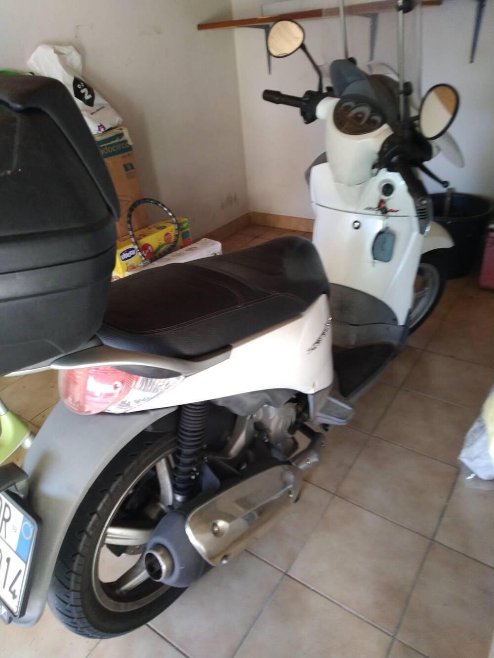 Aprilia Scarabeo 200 i.e. (2009 - 11) (3)