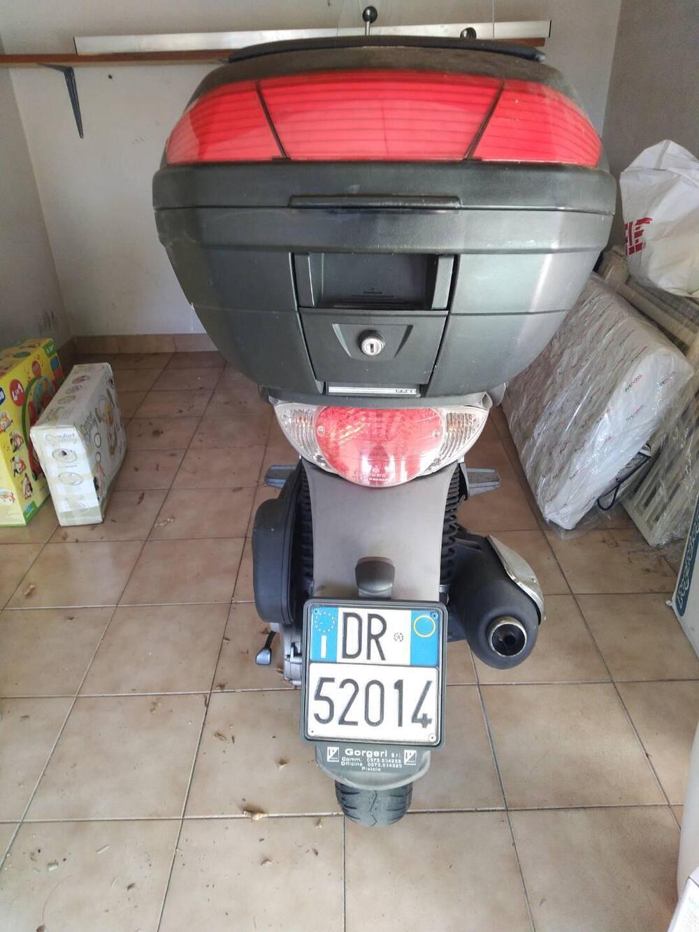 Aprilia Scarabeo 200 i.e. (2009 - 11) (4)