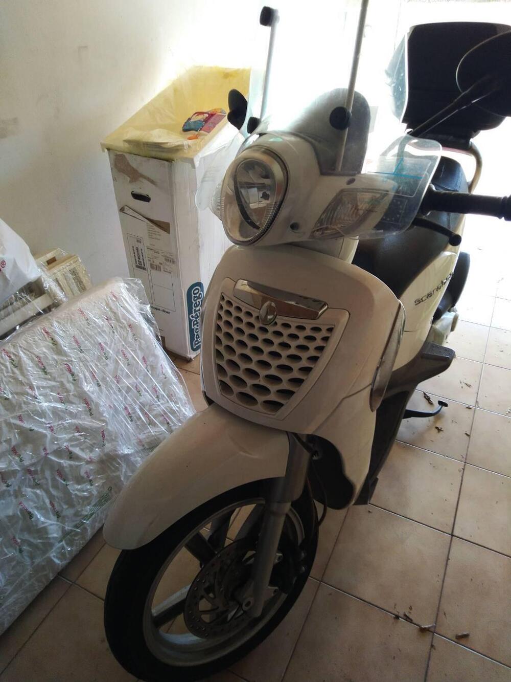 Aprilia Scarabeo 200 i.e. (2009 - 11) (5)