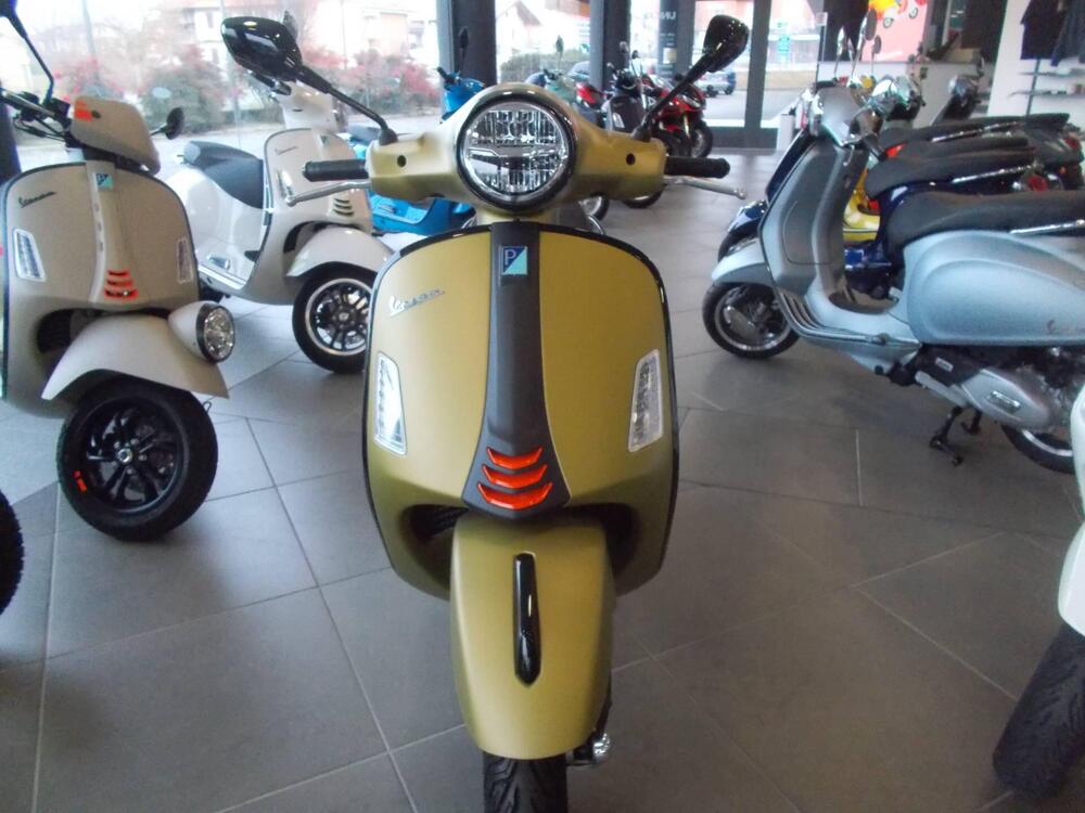 Vespa GTS 300 Super Sport (2023 - 24) (2)
