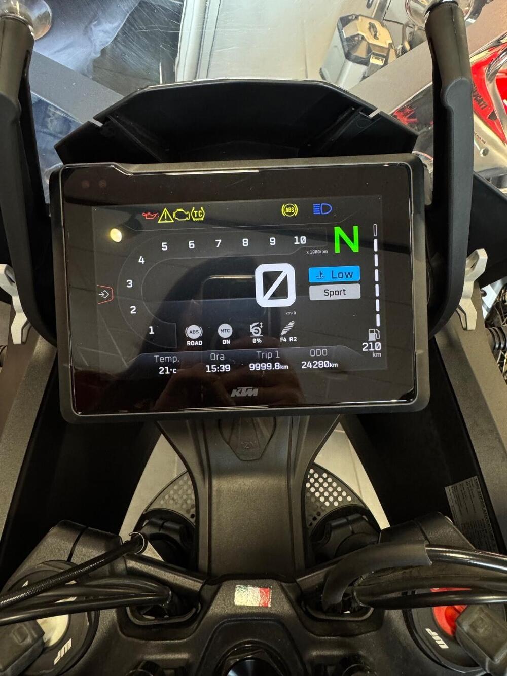 KTM 1290 Super Adventure S (2022 - 25) (11)