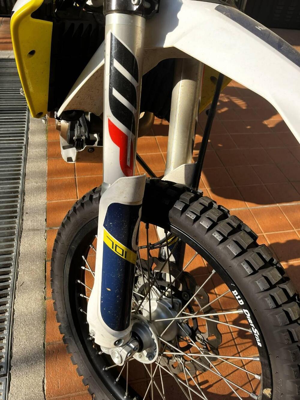 Husqvarna 701 Enduro (2017 - 19) (4)