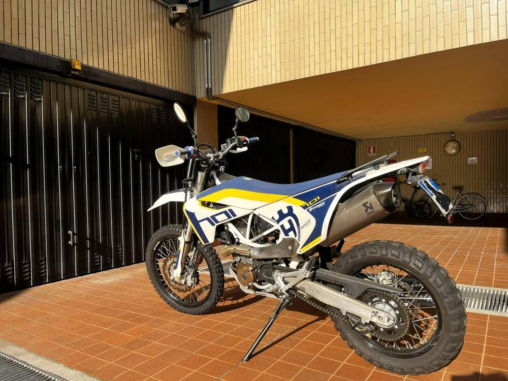 Husqvarna 701 Enduro (2017 - 19) (2)